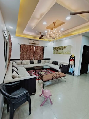Living Room in 3 BHK Builder Floor at AVA Court, Sector 47 – for Rent
