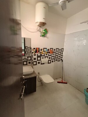 Team Area in 3 BHK Builder Floor at AVA Court, Sector 47 – for Rent