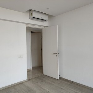 Room in 3 BHK Apartment at Hiranandani Estate, Hiranandani Estate – for Rent