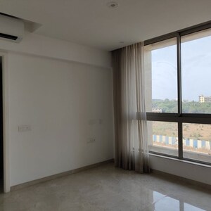 Room in 3 BHK Apartment at Hiranandani Estate, Hiranandani Estate – for Rent