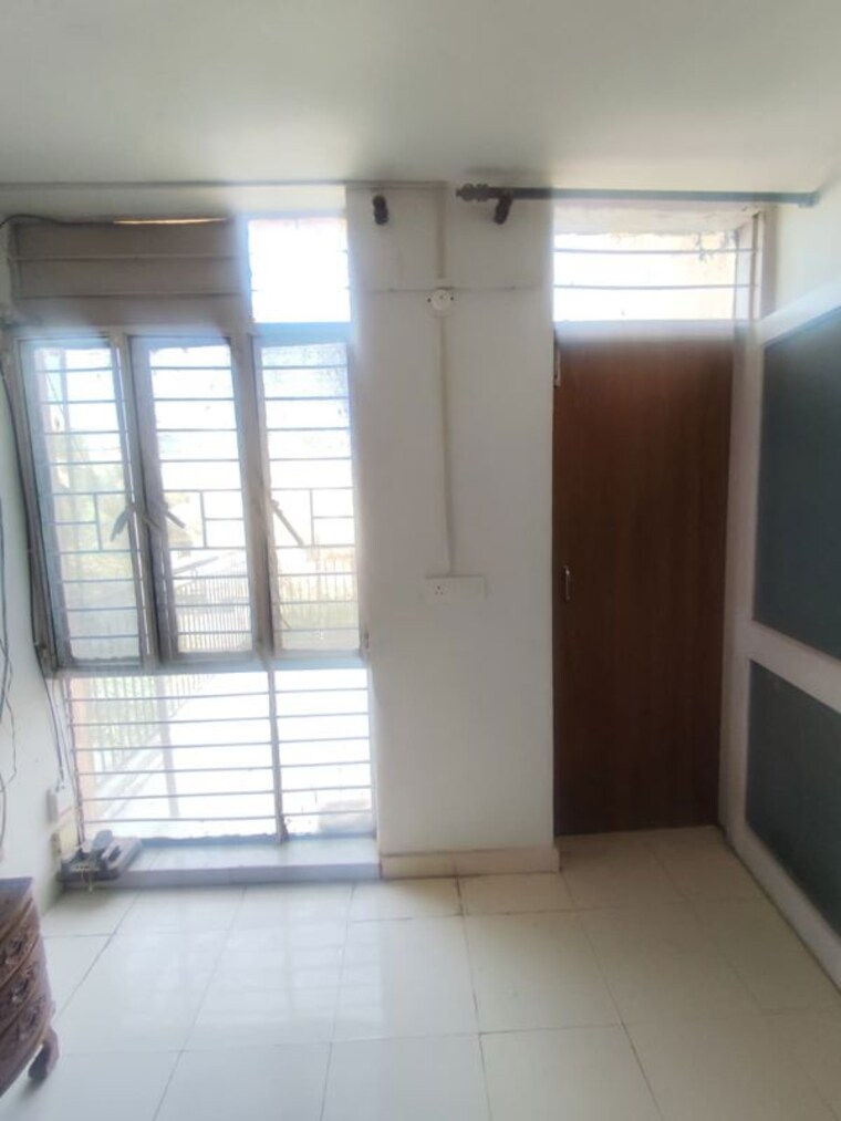 undefined, rwa-apartments-sector-29 1 RK 450 Sq.Ft. Independent House In Sector 29 Noida 9828255