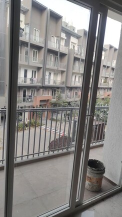 3 BHK + Servant Room Builder Floor For Rent in Smart World Orchard