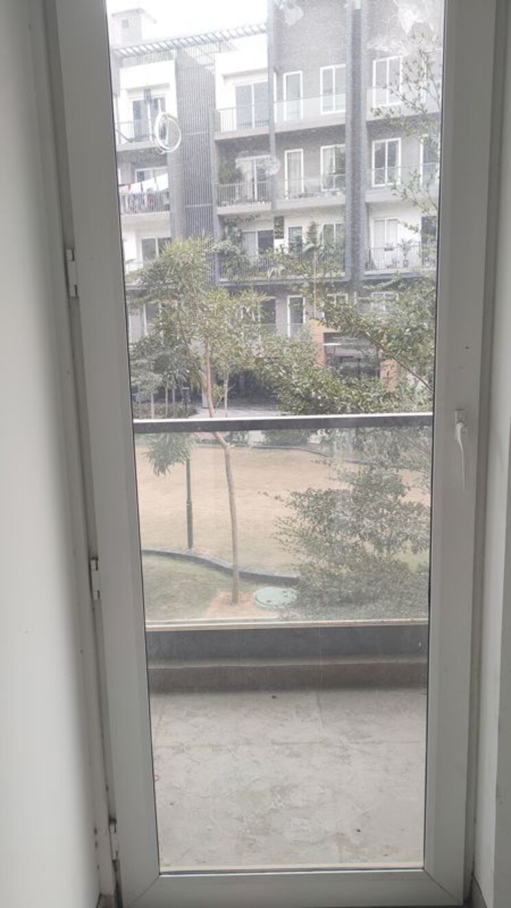 Balcony, smart-world-orchard 3 Bedroom 1595 Sq.Ft. Builder Floor In Sector 61 Gurgaon 9828263