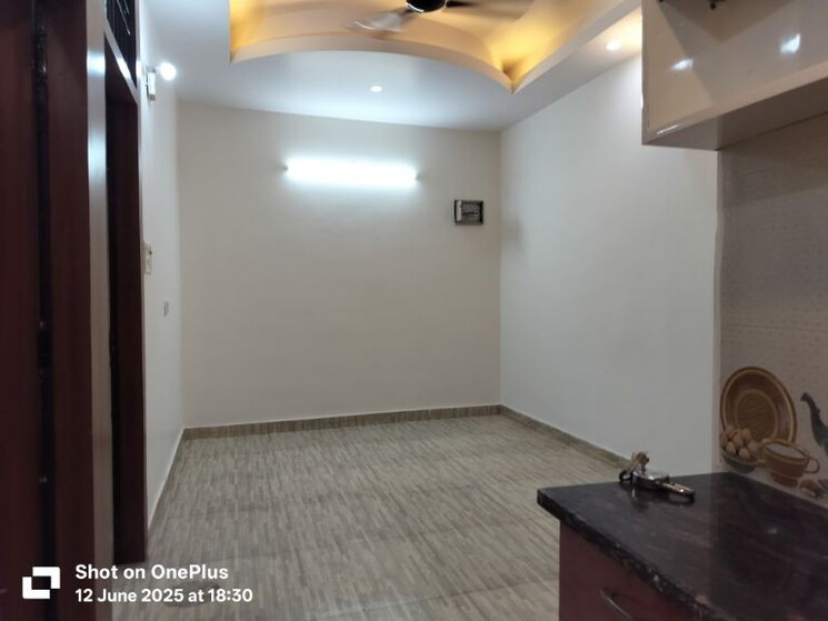 Room, sector 12 pratap vihar 2 Bedroom 65 Sq.Yd. Builder Floor In Sector 12 Pratap Vihar Ghaziabad 9828266