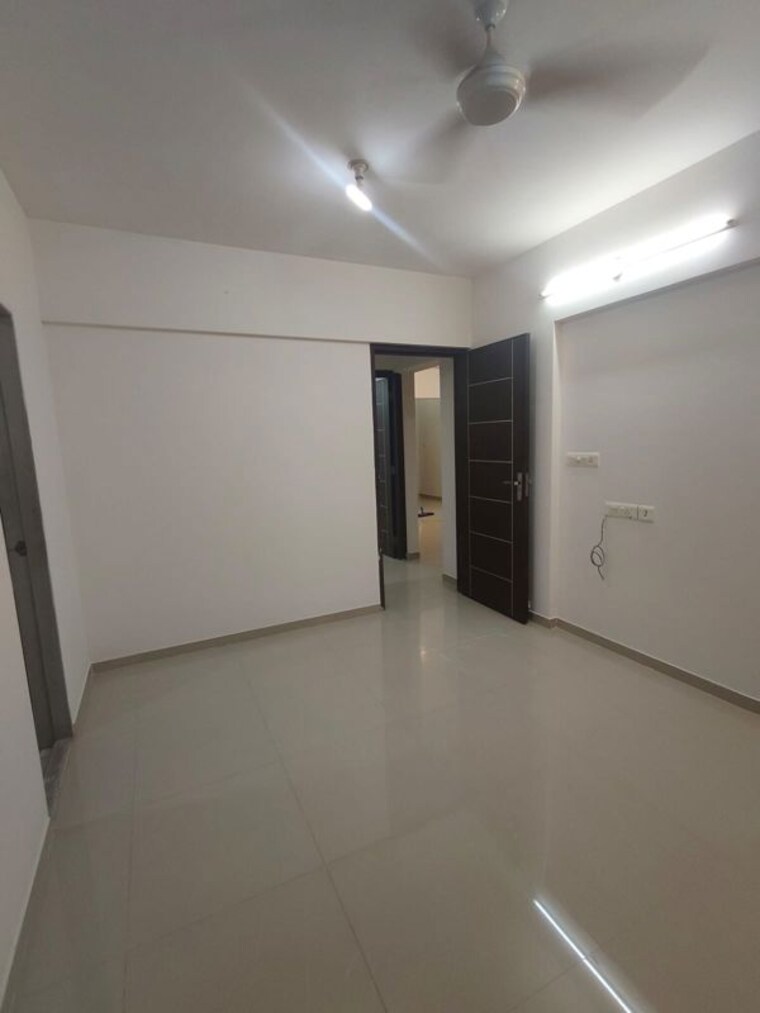 Room, gurukrupa-gyanam 3 Bedroom 908 Sq.Ft. Apartment In Powai Mumbai 9828281