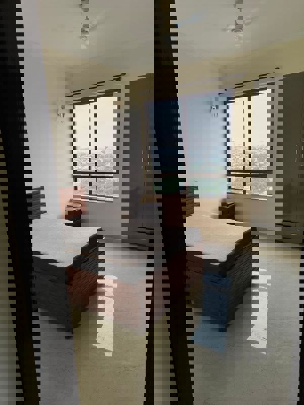 3 BHK + Servant Room Apartment For Rent in Unitech Fresco