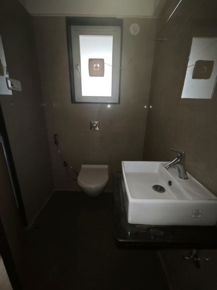 Bathroom, vaibhav-queens-park 2 Bedroom 725 Sq.Ft. Apartment In Chembur Mumbai 9828385