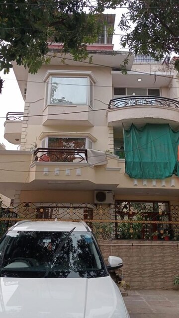 3 BHK Independent House – Exterior View View at Uppal Southend, Sector 49 - for Rent