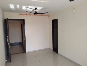 Room in 1.5 BHK Apartment at Chandak 34 Park Estate, Goregaon West – for Rent