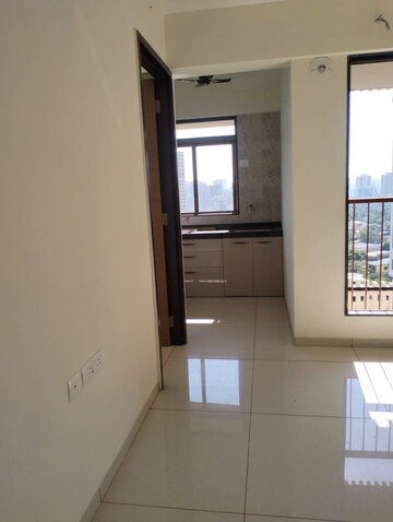 Room in 1.5 BHK Apartment at Chandak 34 Park Estate, Goregaon West – for Rent