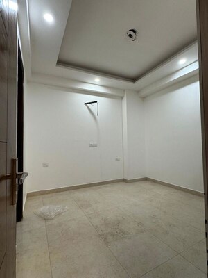 Room in 3 BHK Builder Floor at Palam Vihar Residents Association, Palam Vihar – for Sale