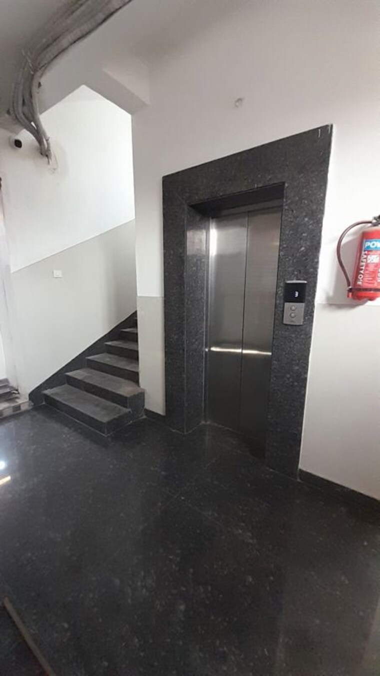 undefined, shankar nagar Commercial Office Space 1850 Sq.Ft. In Shankar Nagar Raipur 9195436