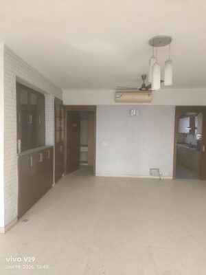 Room in 4 BHK Apartment at Orchid Island, Sector 51 – for Rent