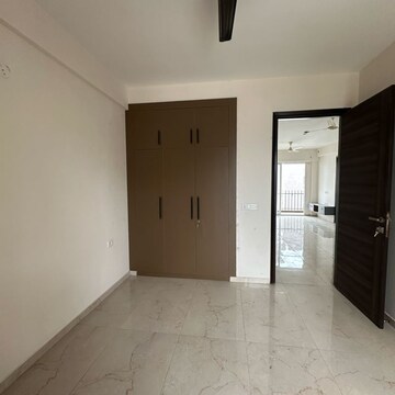 Room in 3.5 BHK Apartment at M3M Soulitude, Sector 89 – for Rent