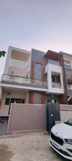 4 BHK + Pooja Room,Servant Room,Study Room,Extra Room Independent House For Sale in Sector 125