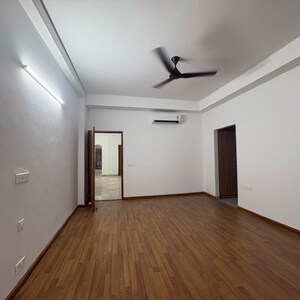 Room in 4 BHK Apartment at SS Linden, Sector 84 – for Rent