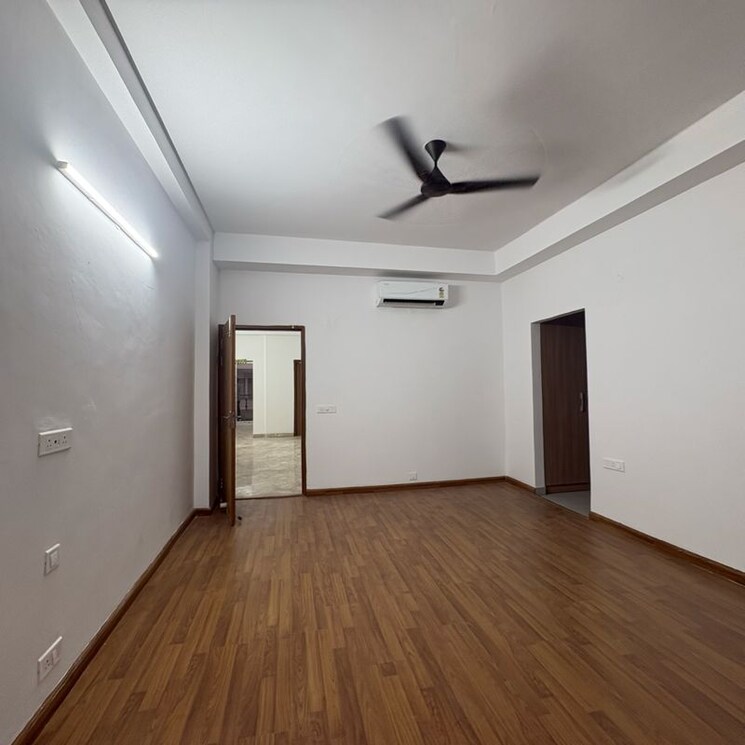 Room, ss-linden 4 Bedroom 2682 Sq.Ft. Apartment In Sector 84 Gurgaon 9829235