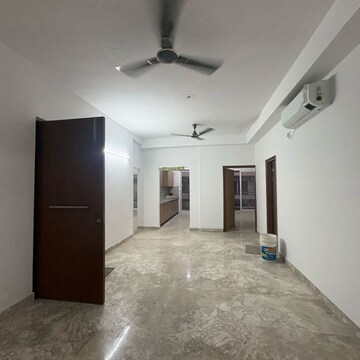 Room in 4 BHK Apartment at SS Linden, Sector 84 – for Rent