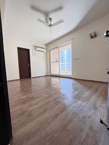 Room in 3 BHK Apartment at ABA Cleo County, Sector 121 – for Rent