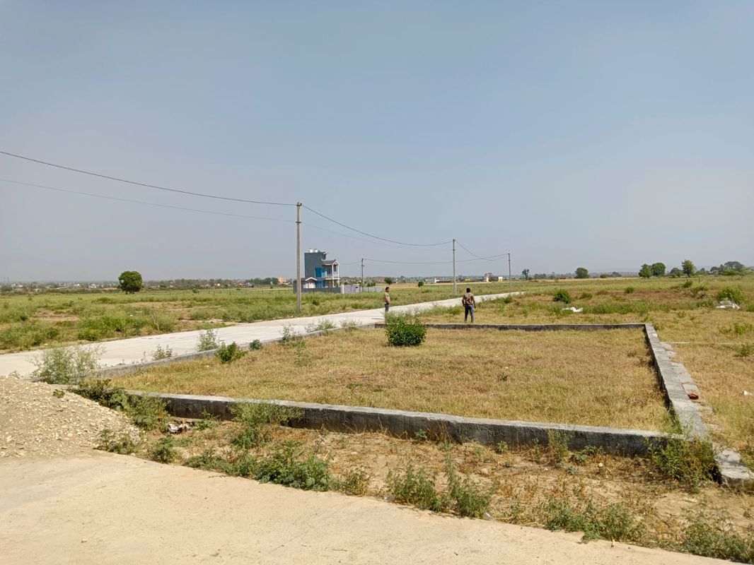 Plot For Sale in Abul Fazal Enclave