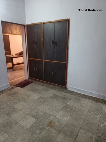 Room in 2 BHK Builder Floor at Kamta – for Rent