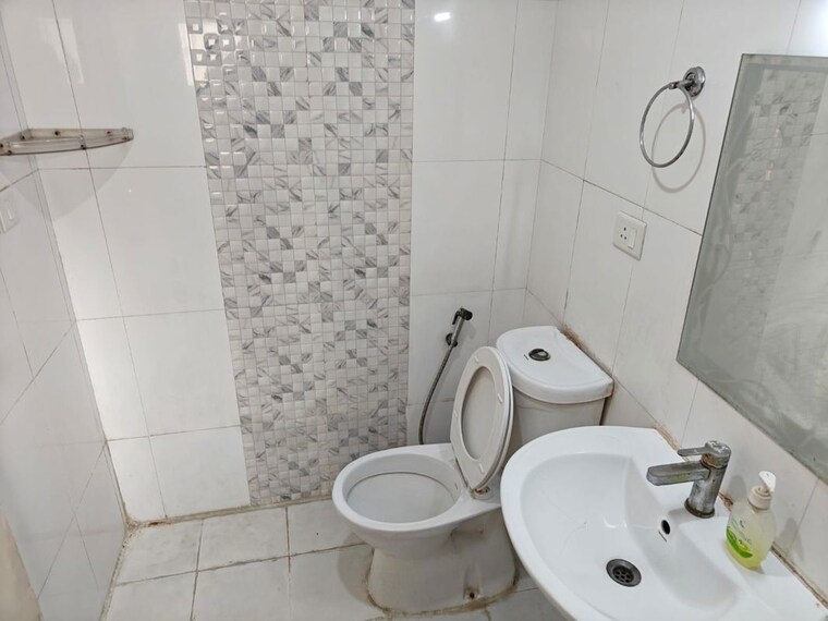 Bathroom, amrapali-golf-homes 2 Bedroom 835 Sq.Ft. Apartment In Sector 4 Greater Noida Greater Noida 9829444