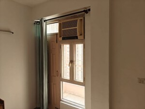 Room in 2 BHK Apartment at Amrapali Golf Homes, Sector 4 Greater Noida – for Sale