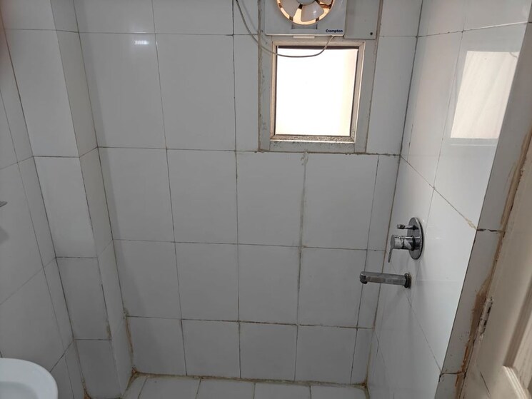 Bathroom, amrapali-golf-homes 2 Bedroom 835 Sq.Ft. Apartment In Sector 4 Greater Noida Greater Noida 9829444