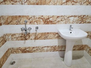 Bathroom in 2 BHK Builder Floor at Gomti Nagar – for Rent