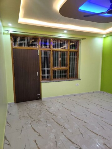 Bedroom in 2 BHK Builder Floor at Gomti Nagar – for Rent