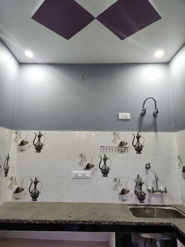 Furnished Amenities in 2 BHK Builder Floor at Gomti Nagar – for Rent