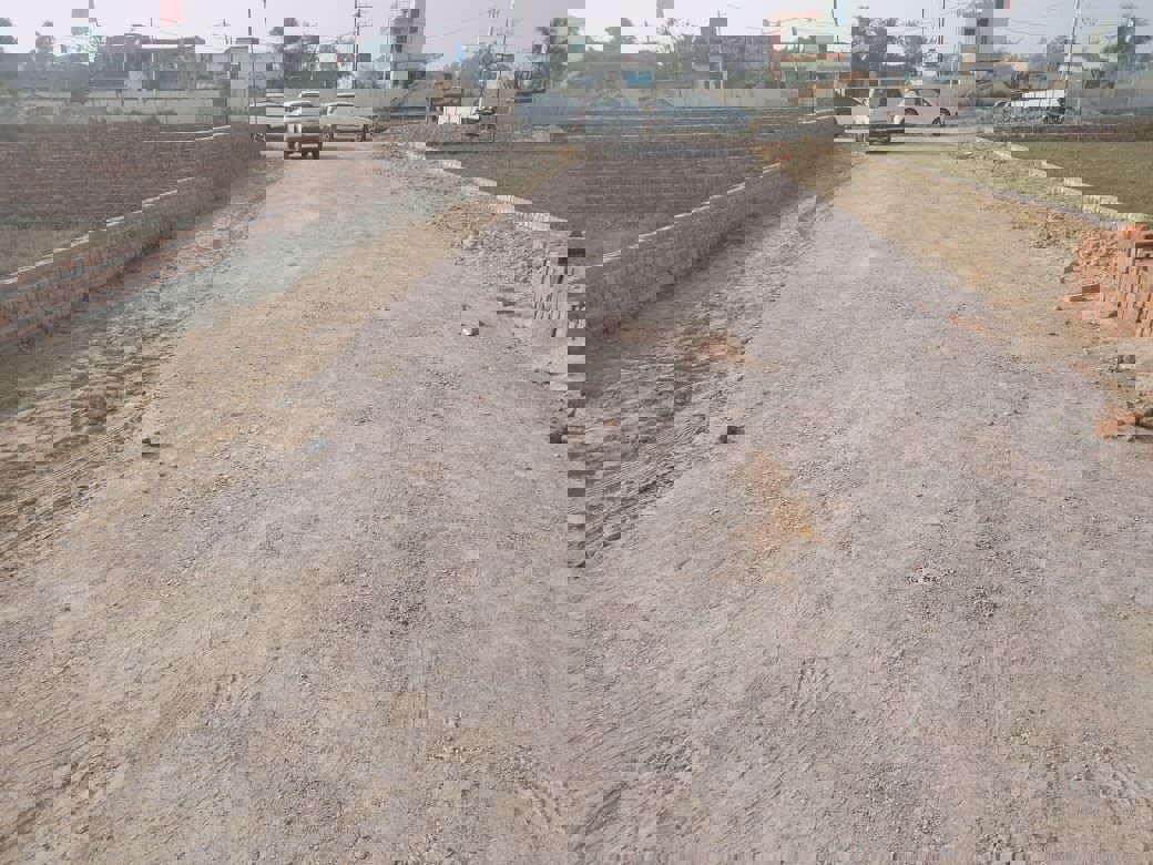 Plot For Sale in Sultanpur Road