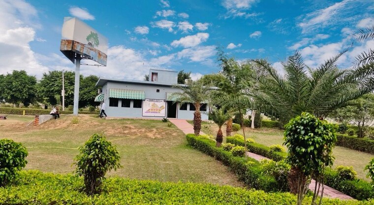 Garden, tappal  165 Sq.Yd. Plot In Tappal Aligarh 9829408