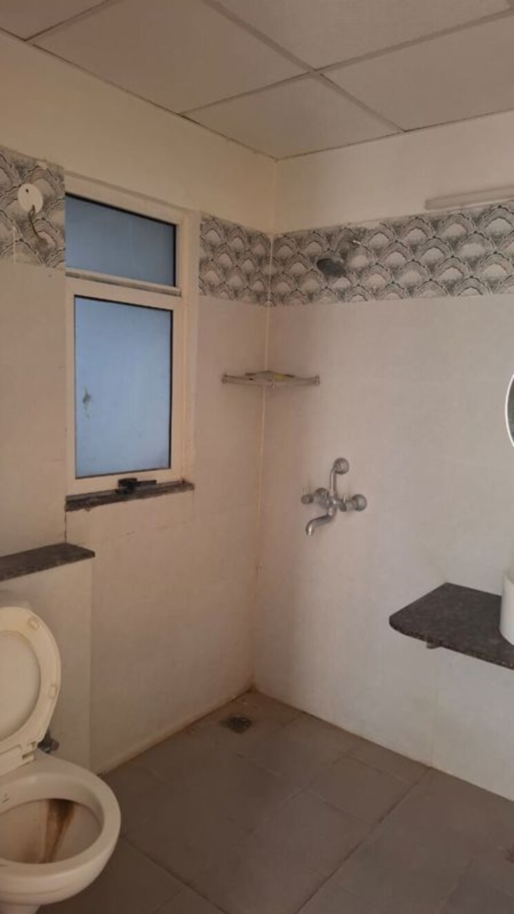 Bathroom, sushma-valencia 3 Bedroom 2250 Sq.Ft. Apartment In International Airport Road Zirakpur 9829432