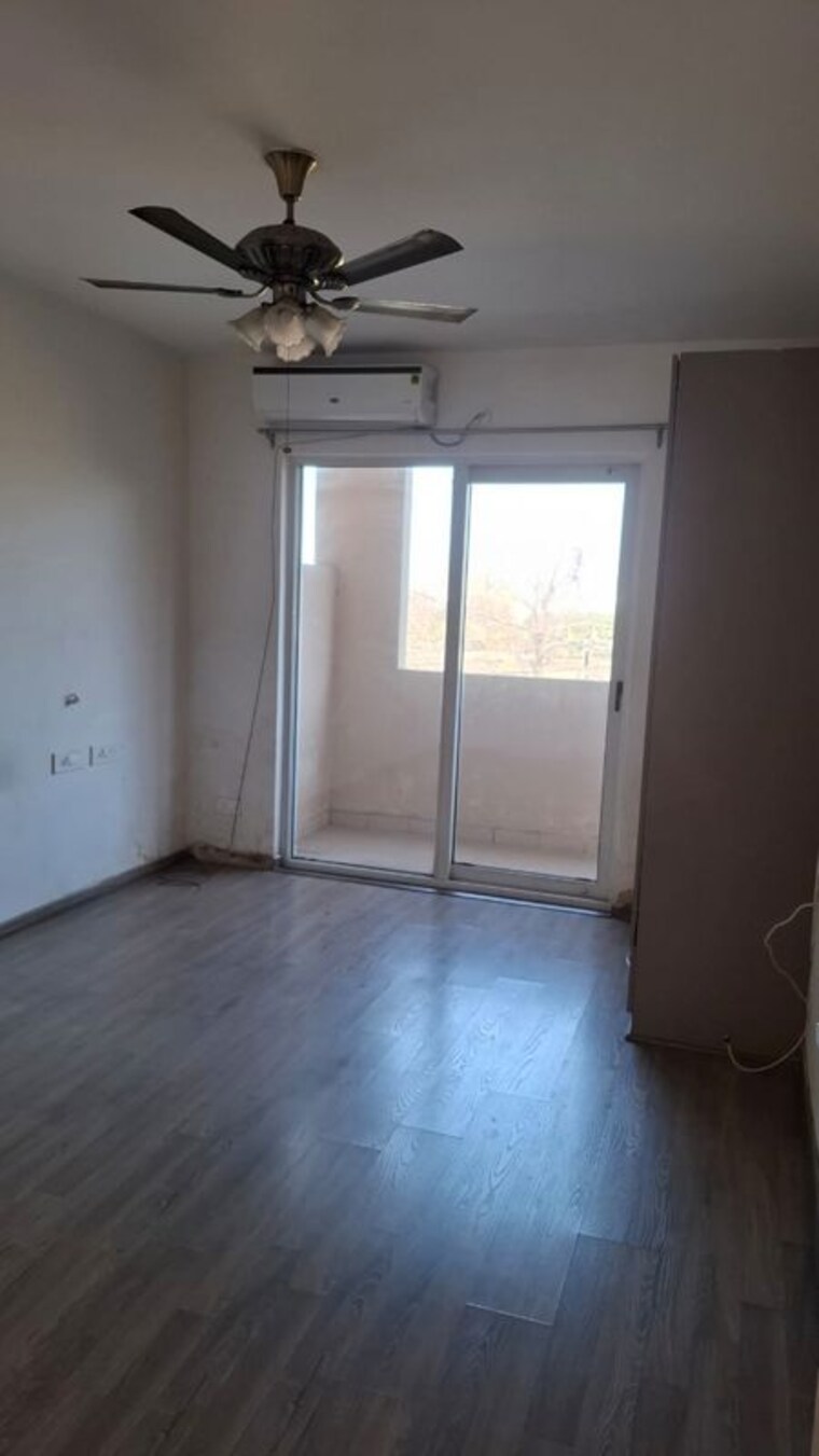 Room, sushma-valencia 3 Bedroom 2250 Sq.Ft. Apartment In International Airport Road Zirakpur 9829432