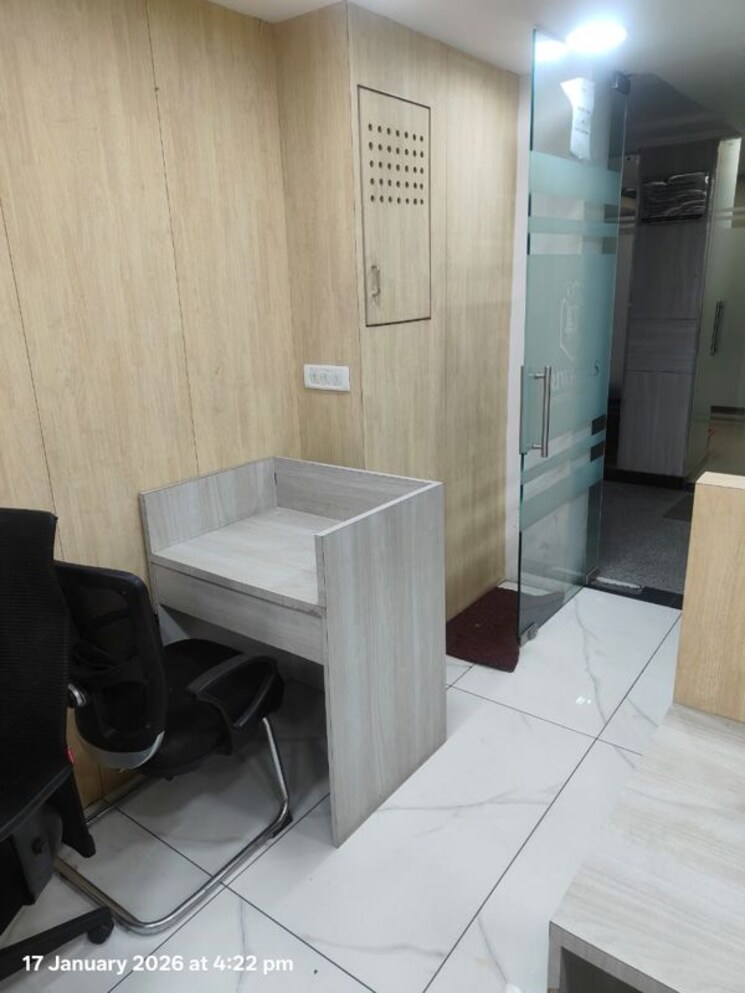 Team Area, gomti nagar Commercial Office Space 1800 Sq.Ft. In Gomti Nagar Lucknow 9829671