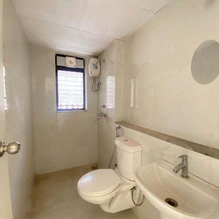 Bathroom, runwal-gardens-phase-2 3 Bedroom 918 Sq.Ft. Apartment In Ghariwali N V Thane 9829672