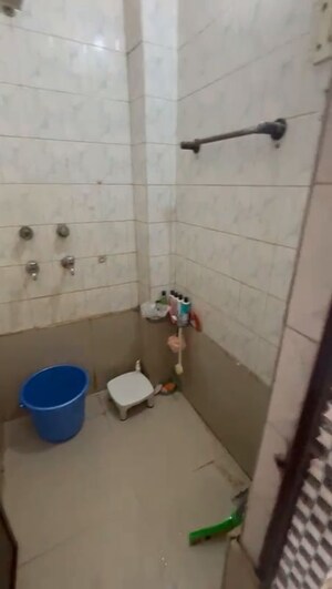 Bathroom in 1 BHK Builder Floor at Lajpat Nagar 4 – for Rent