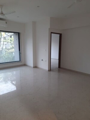 Room in 3 BHK Apartment at Fernvel Apartment, Santacruz West – for Rent