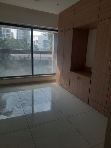 Room in 3 BHK Apartment at Fernvel Apartment, Santacruz West – for Rent