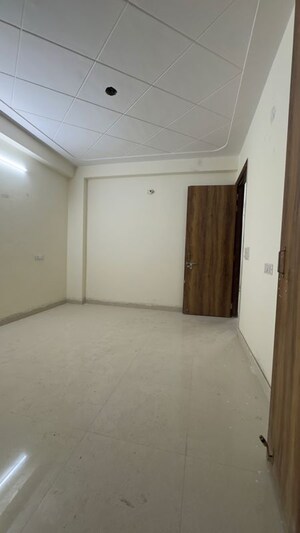 Room in 1 BHK Builder Floor at Chattarpur – for Rent