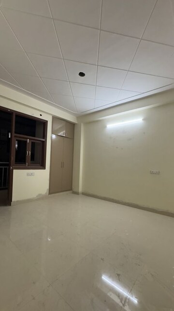 Room in 1 BHK Builder Floor at Chattarpur – for Rent