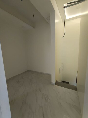 Room in 2 BHK Apartment at K Raheja Raheja Residency, Malad East – for Rent