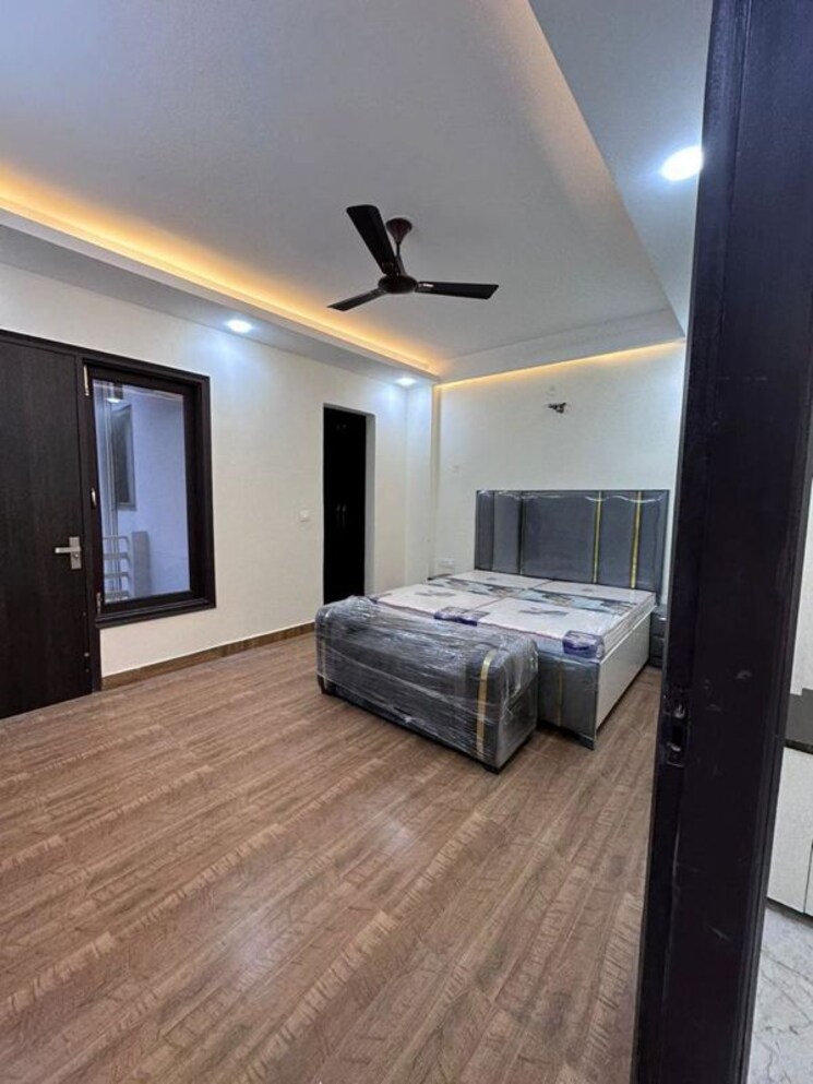 Room, the-grand 3 Bedroom 215 Sq.Ft. Builder Floor In Sector 52 Gurgaon 9829832