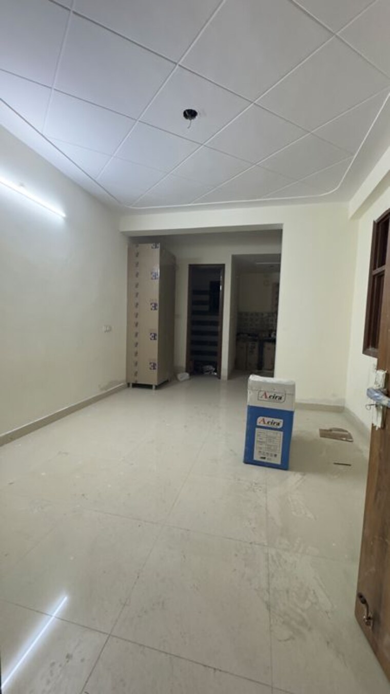 Room, chattarpur 1 RK 350 Sq.Ft. Apartment In Chattarpur Delhi 9829838