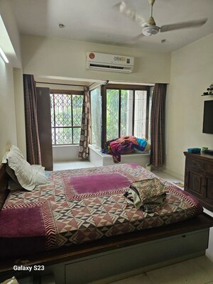 Bedroom in 3 BHK Apartment at Sarayu Apartment Santacruz, Santacruz West – for Rent
