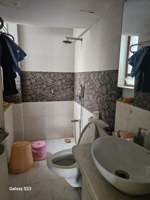 Bathroom in 3 BHK Apartment at Sarayu Apartment Santacruz, Santacruz West – for Rent