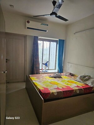 Bedroom in 3 BHK Apartment at Sarayu Apartment Santacruz, Santacruz West – for Rent