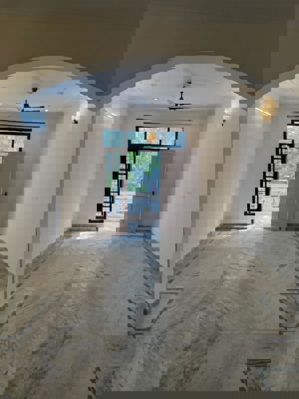 3.5 BHK + Extra Room Builder Floor For Rent in DLF Phase II