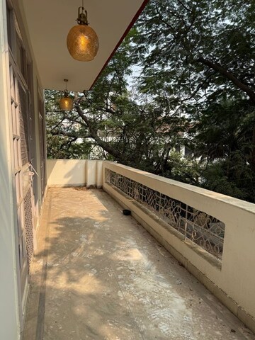 Balcony in 3.5 BHK Builder Floor at Dlf Phase ii – for Rent
